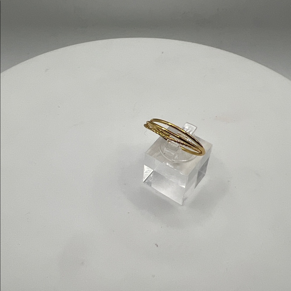 gold tone set of 3 interlocking rings size 9 - Picture 2 of 6